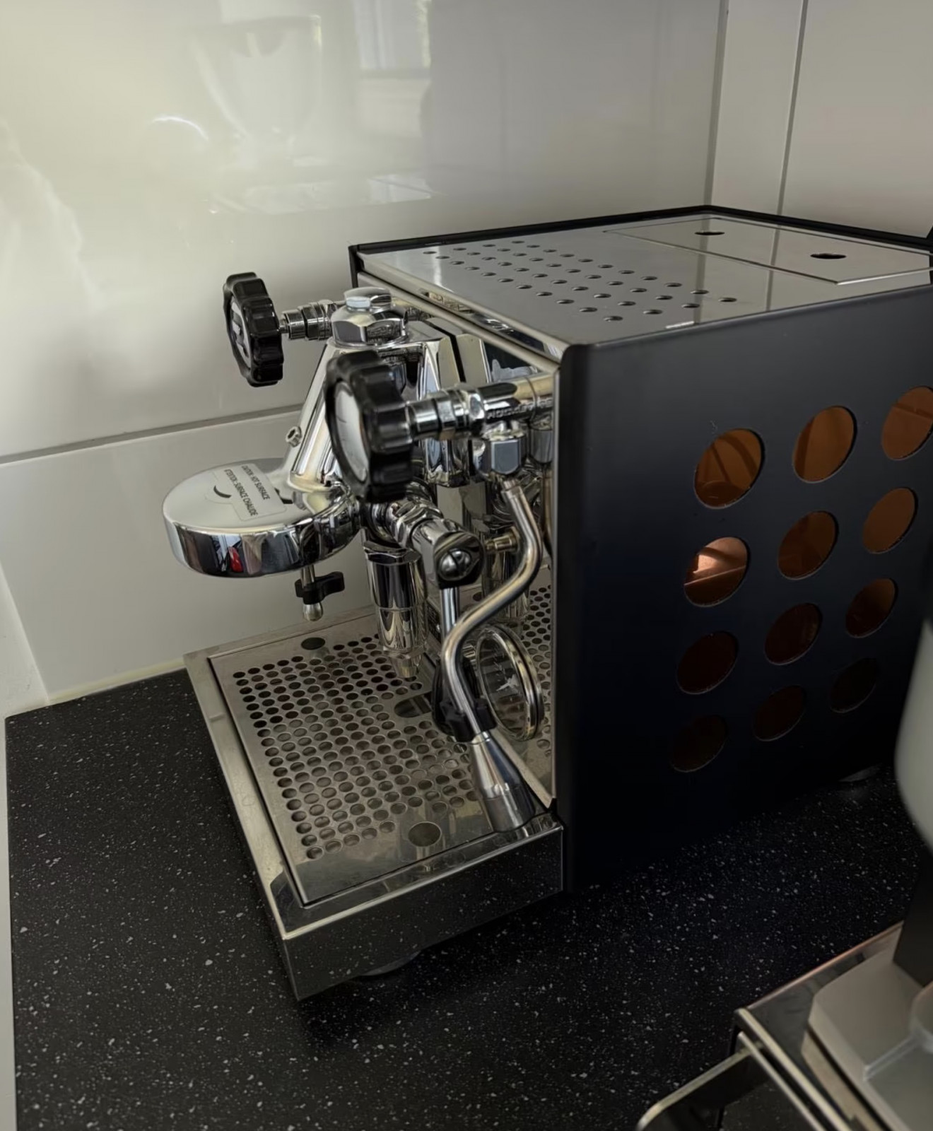 Bellezza Drip Dray Coaster Chrome