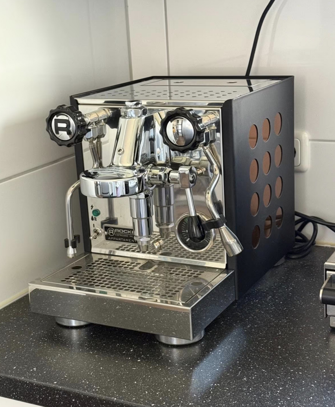 Bellezza Drip Dray Coaster Chrome