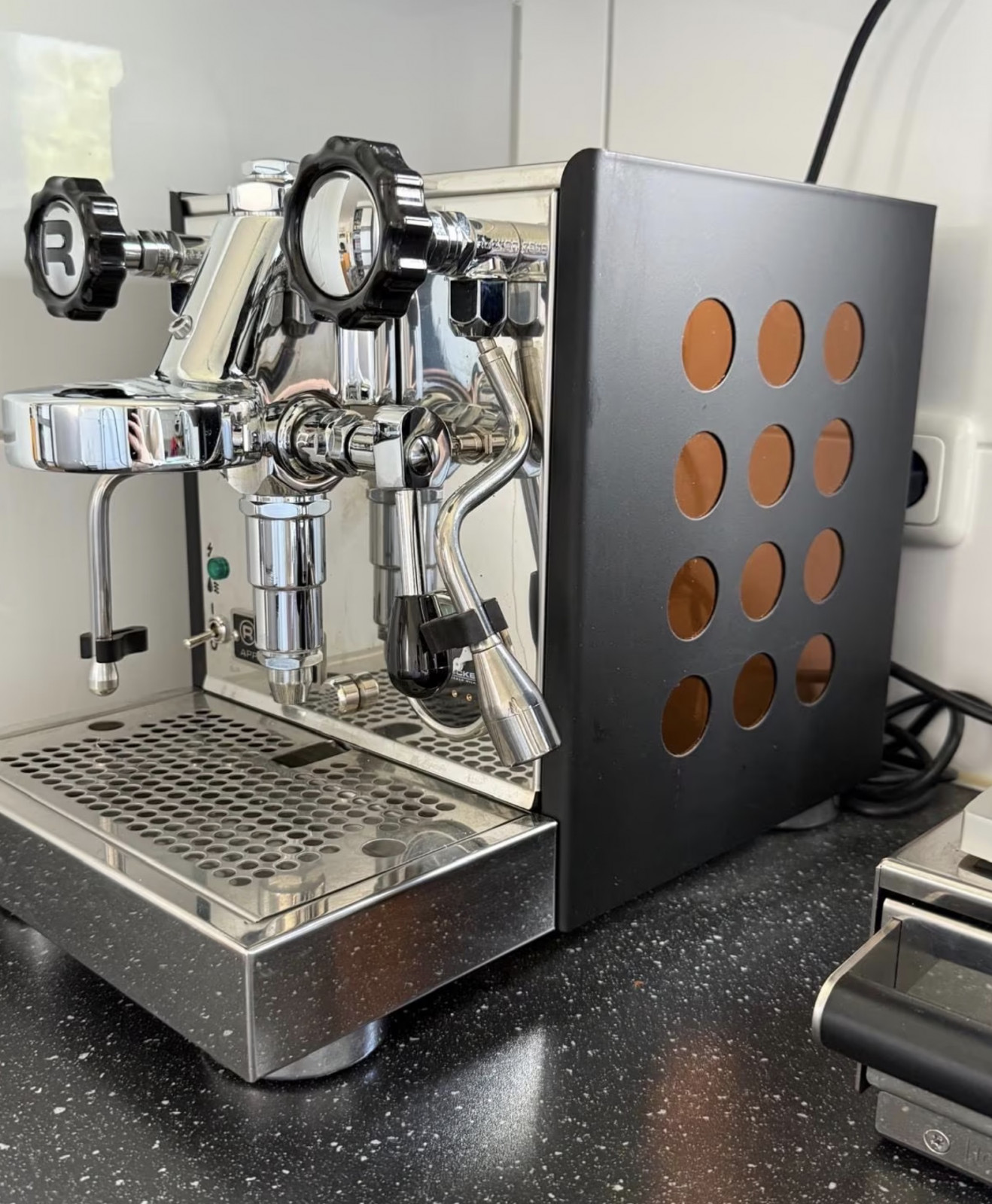 Bellezza Drip Dray Coaster Chrome